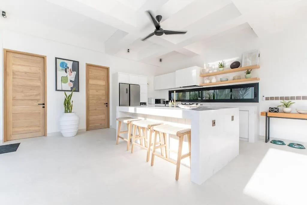 Villa Te Takutai - Walk To Bingin Beach location